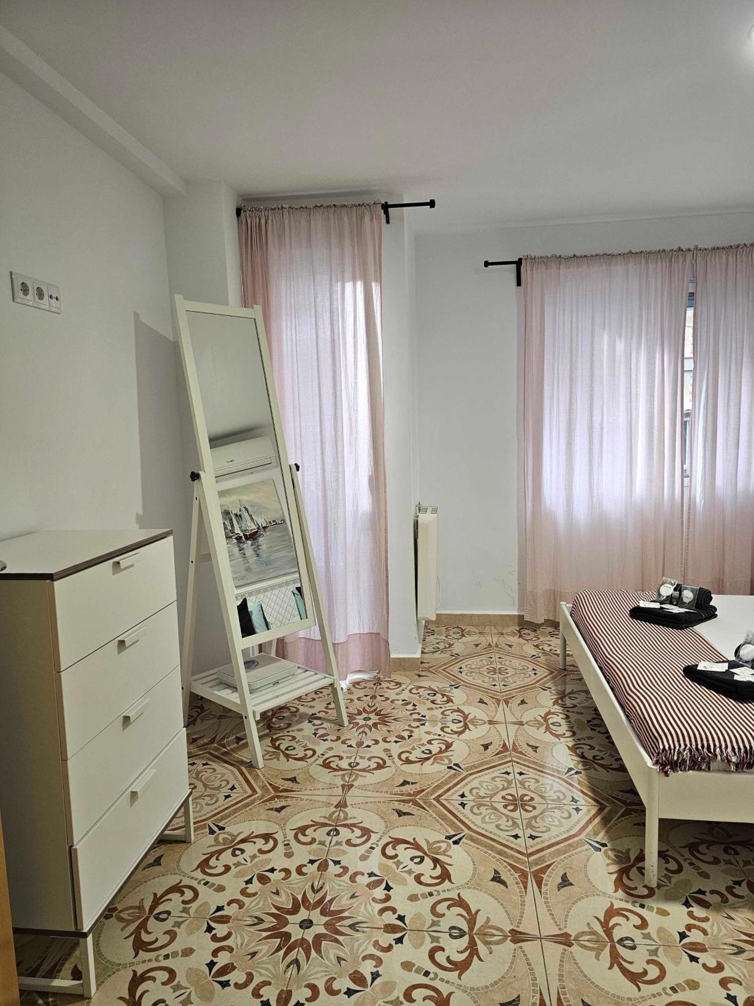 Suncastle Apartamentos Alicante -With Sunny Rooftop Terrace And Barbecue المظهر الخارجي الصورة